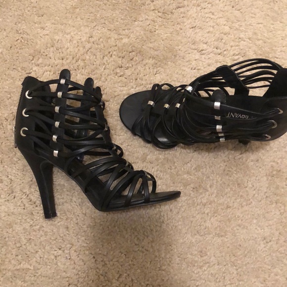 Black high heel strappy heels - Picture 2 of 3